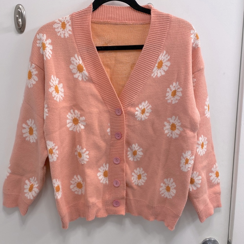 NWOT Peachy Pink button-down V-neck cardigan